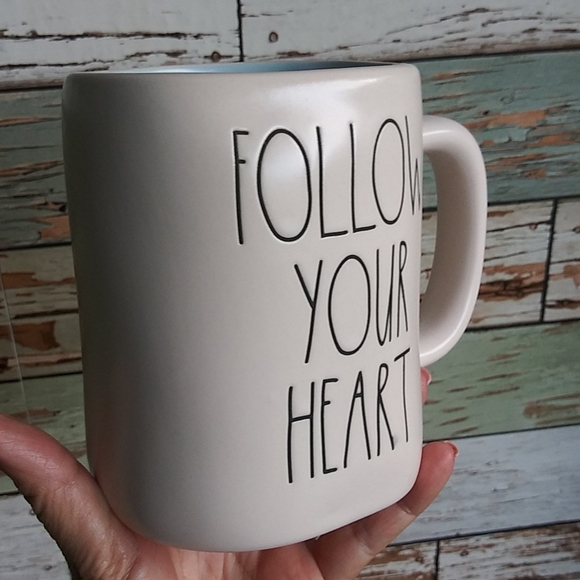 🗽🇺🇲🗽 NWT Rae Dunn Follow Your Heart Coffee Mug - Picture 4 of 4